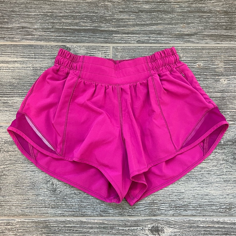 Lululemon Hotty Hot Low-Rise Lined Short 2.5” Ripened Rasberry